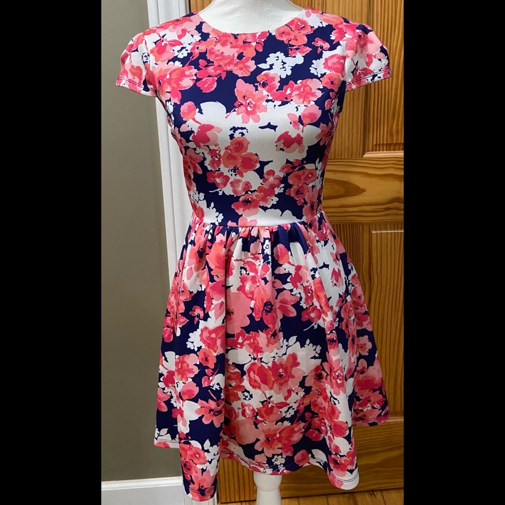 B. Darlin Floral Print Dress
